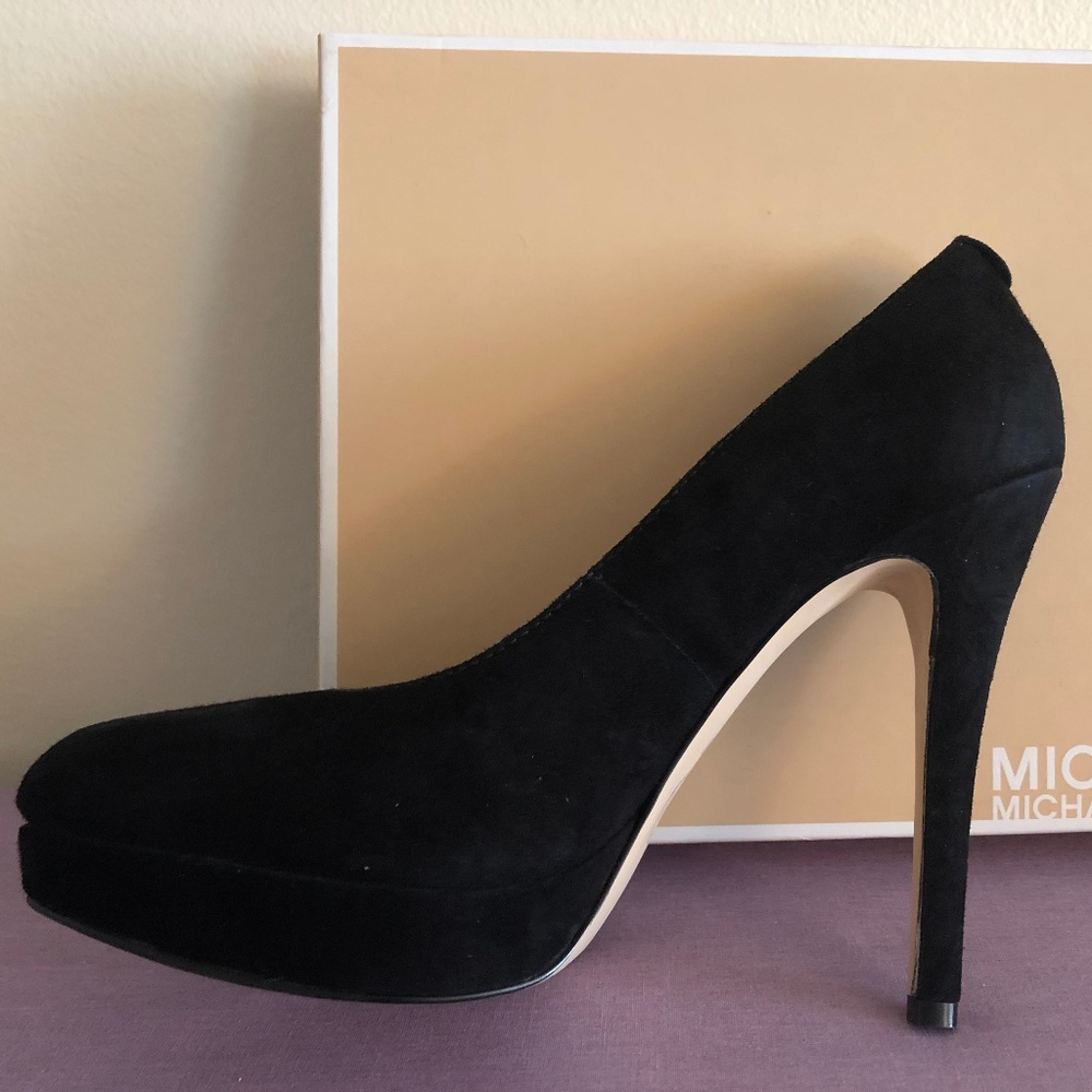 Michael Kors Suede Pumps